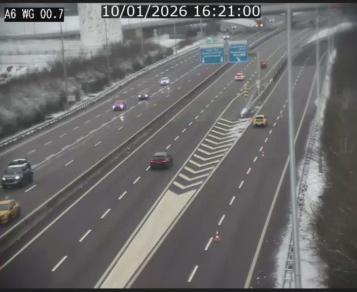 Traffic live webcam Luxembourg Croix de Cessange - A6 - BK 0.7 - direction A3 France