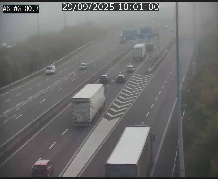 Traffic live webcam Luxembourg Croix de Cessange - A6 - BK 0.7 - direction A3 France