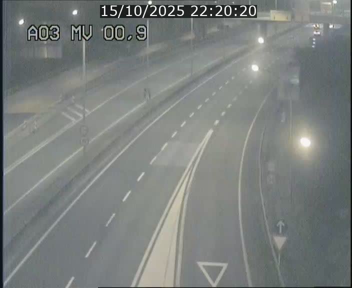 Traffic live webcam Luxembourg Croix de Gasperich - A3 - BK 0.4 - direction Luxembourg