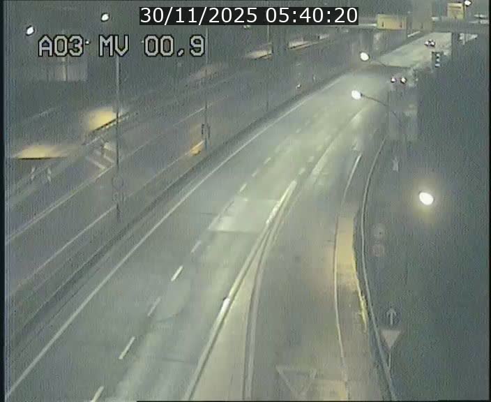 Traffic live webcam Luxembourg Croix de Gasperich - A3 - BK 0.4 - direction Luxembourg