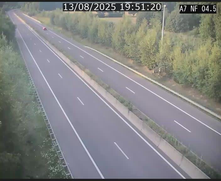 Caméra autoroute Luxembourg A7 - Passage à gibier Rëngelbour - direction Tunnel Grouft