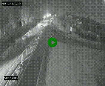 Vue en direct de l'autoroute A10 grâce à un drône situé au-dessus du péage de Virsac