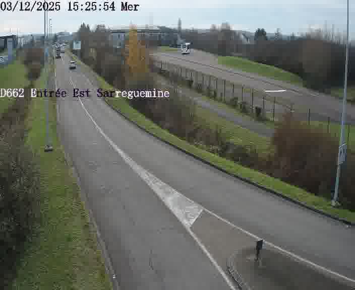 Point de vue trafic déployé sur D662 (France) à Sarreguemines, regardant vers Sarreguemines, aidant conducteurs et services à anticiper les flux.