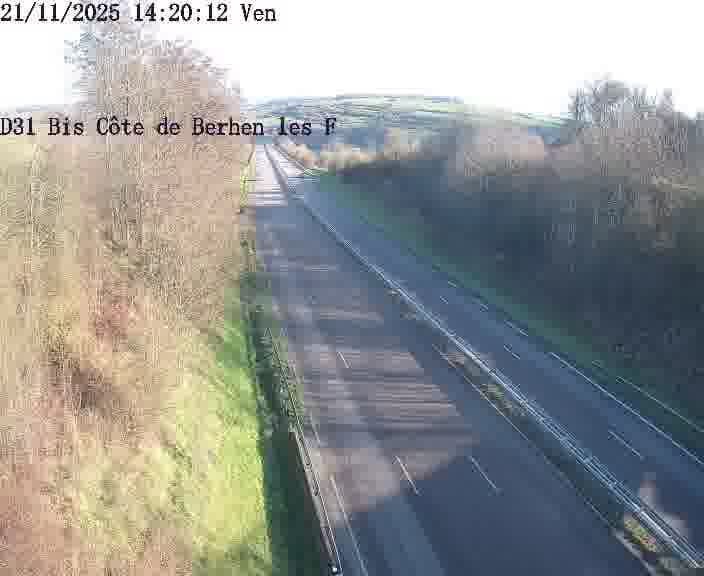 Webcam de surveillance sur D31bis (France) à Behren-lès-Forbach, cadrée vers Sarreguemines, proposant une information routière utile aux déplacements quotidiens.