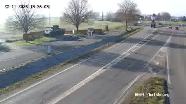 Webcam de surveillance sur D604 (France) à Phalsbourg, cadrée vers Phalsbourg, proposant une information routière utile aux déplacements quotidiens.