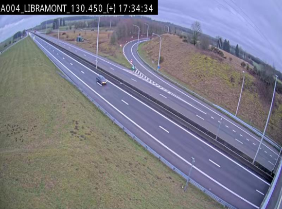 Webcam à Libramont sur l'E411 à la jonction avec la N89 menant vers Bouillon et la France. Vue orientée vers Arlon