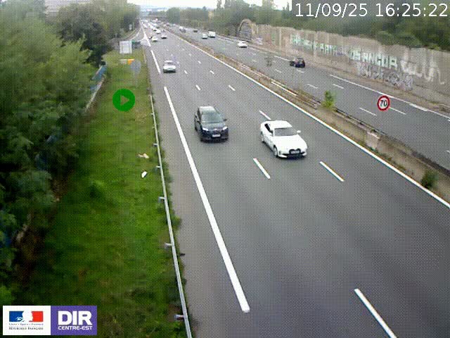 Webcam à Bron sur l'A43 à la jonction avec le boulevard périphérique de Lyon (D383). Vue orientée vers Lyon