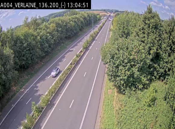 Webcam sur l'E411 à hauteur du pont surplombant la N40, à proximité de la sortie 26 Verlaine - Libramont-Chevigny. Vue orientée vers Namur