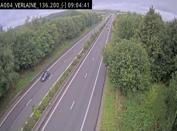 Webcam sur l'E411 à hauteur du pont surplombant la N40, à proximité de la sortie 26 Verlaine - Libramont-Chevigny. Vue orientée vers Namur