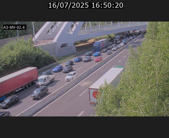 Webcam autoroute de la France (A3) au Luxembourg à Fentange, à proximité de la Croix de Gasperich. Vue orientée vers la Cloche d'Or