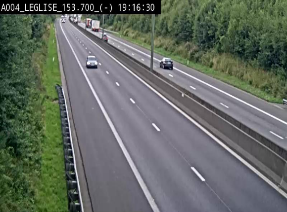Webcam autoroute A4 (E411-E25) à Léglise, avant la jonction avec la N40. Vue orientée vers Bruxelles