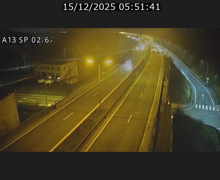 Traffic live webcam Luxembourg Sanem - A13 direction Pétange - BK 2.6