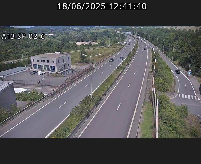 Traffic live webcam Luxembourg Sanem - A13 direction Pétange - BK 2.6