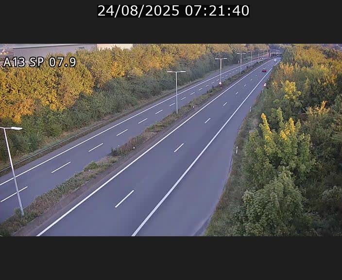 Traffic live webcam Luxembourg Jonction Lankelz - A13 direction Pétange - BK 7.9