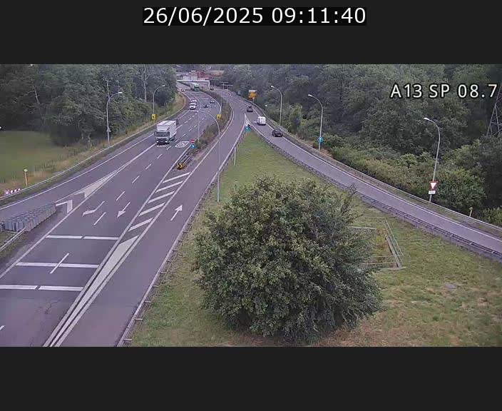 Traffic live webcam Luxembourg Jonction Lankelz - A13 direction Pétange - BK 8.7 