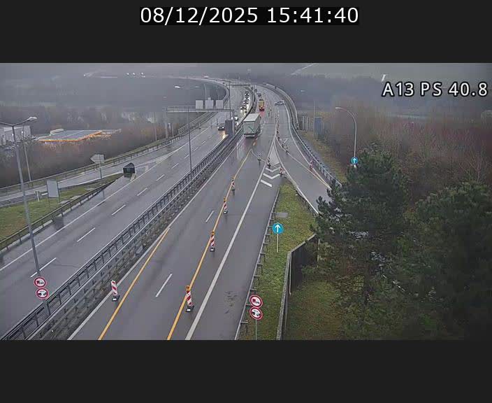 Webcam autoroute A13 à la sortie est du tunnel Markusbierg à Schengen. Vue sur le pont de la Moselle, vers l'Allemagne