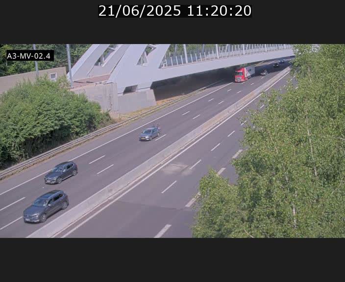 Webcam autoroute de la France (A3) au Luxembourg à Fentange, à proximité de la Croix de Gasperich. Vue orientée vers la Cloche d'Or