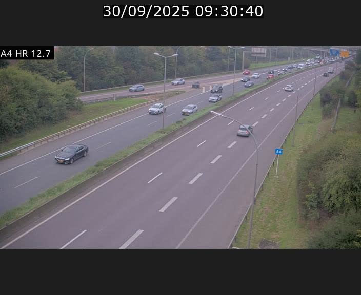 Traffic live webcam Luxembourg Esch sur Alzette - A4 - BK 12.7 - direction Esch-Belval