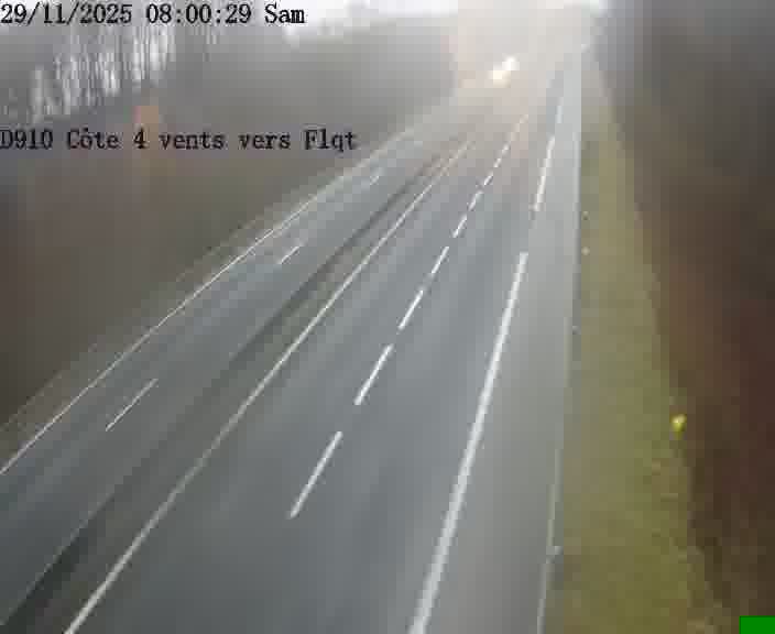 Webcam sur la D910 située dans la Côte des 4 vents. Vue orientée vers le haut de la côte, vers Faulquemont