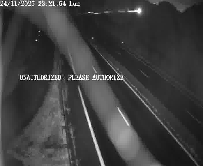 Webcam sur la D910 située dans la Côte des 4 vents. Vue orientée vers le bas, vers Saint-Avold.