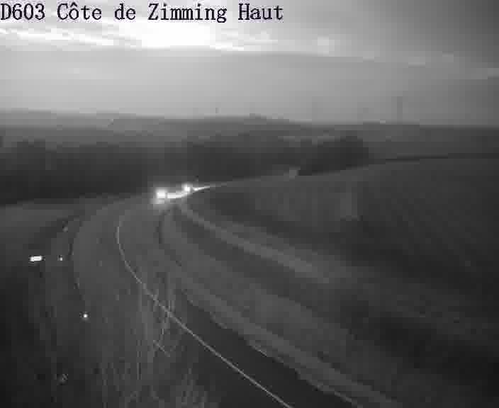 Webcam sur la D603 située en haut de la Côte de Zimming. Vue orientée vers Saint-Avold.