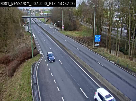 Webcam sur la N81 (E411) à hauteur du Cora Messancy. Vue orientée vers Arlon