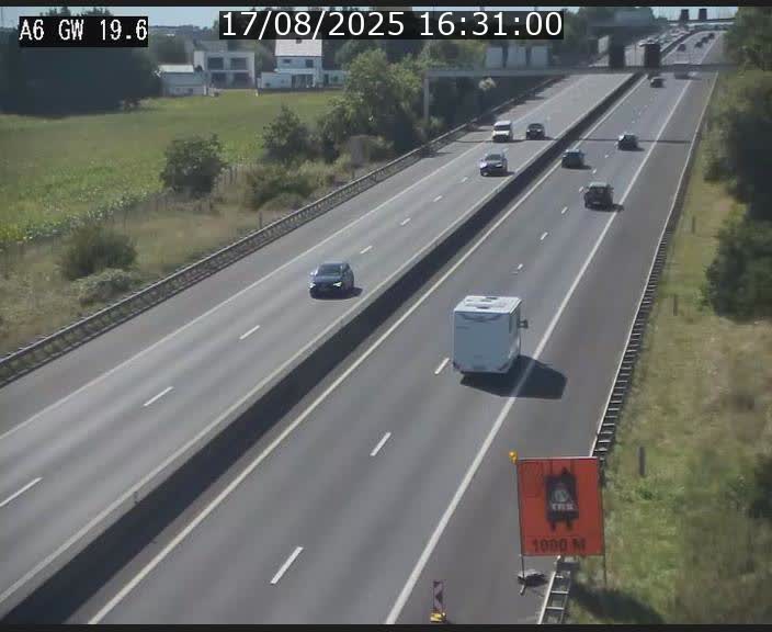 Traffic live webcam Luxembourg - Steinfort - A6 - BK 19.6 - direction Belgique