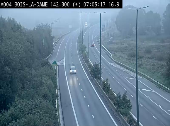 Webcam située entre la sortie 29 Neufchâteau et la jonction avec l'E25 en direction de Liège et Luxembourg