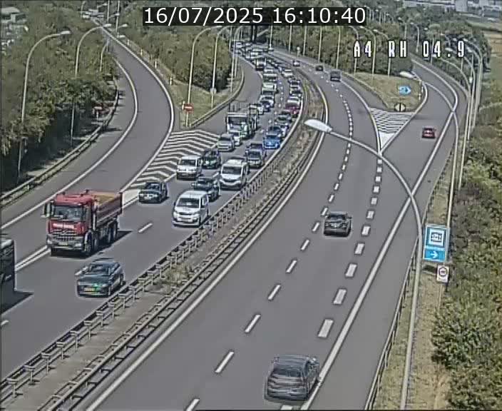 Traffic live webcam Luxembourg Leudelange - A4 - BK 4.9 - direction Luxembourg