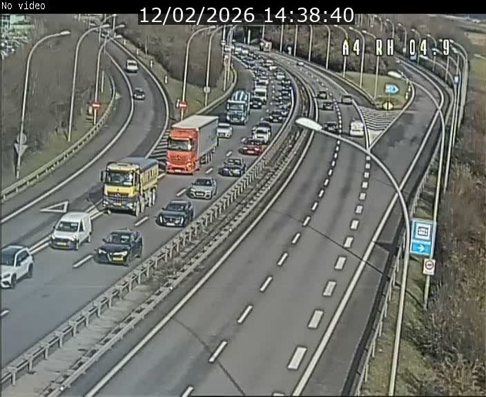Traffic live webcam Luxembourg Leudelange - A4 - BK 4.9 - direction Luxembourg