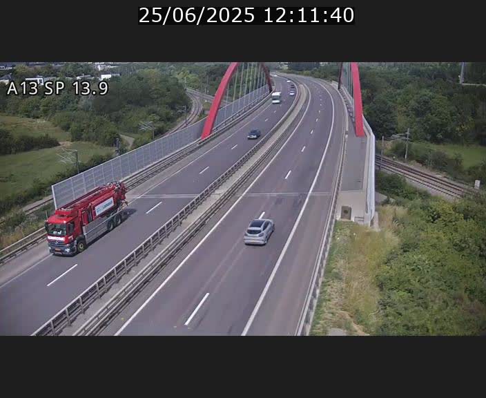 Traffic live webcam Luxembourg Kayl - A13 direction Esch-sur-Alzette/Luxembourg-ville - BK 13.9