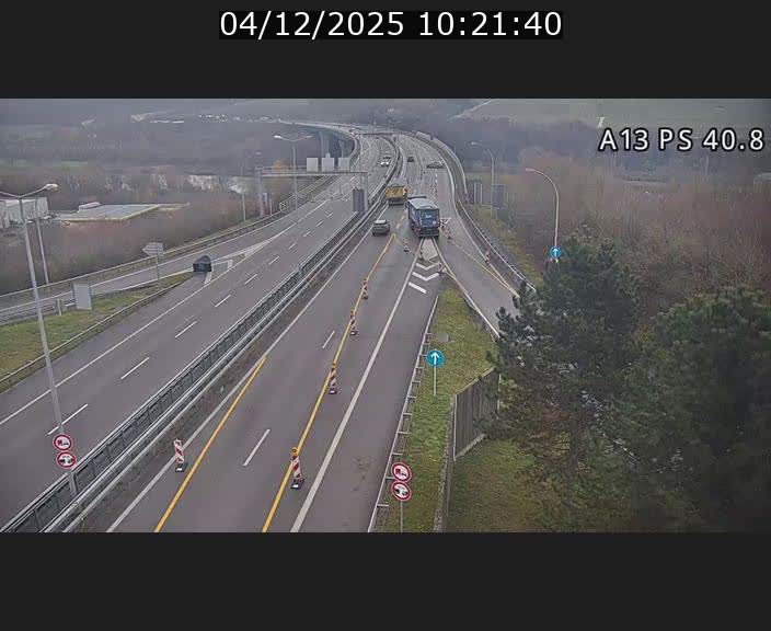 Webcam autoroute A13 à la sortie est du tunnel Markusbierg à Schengen. Vue sur le pont de la Moselle, vers l'Allemagne