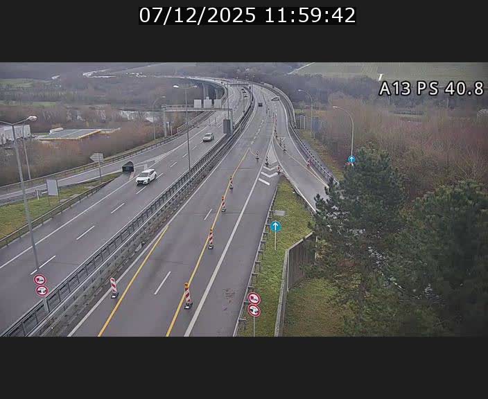 Webcam autoroute A13 à la sortie est du tunnel Markusbierg à Schengen. Vue sur le pont de la Moselle, vers l'Allemagne