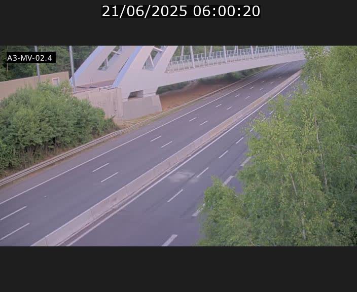 Webcam autoroute de la France (A3) au Luxembourg à Fentange, à proximité de la Croix de Gasperich. Vue orientée vers la Cloche d'Or