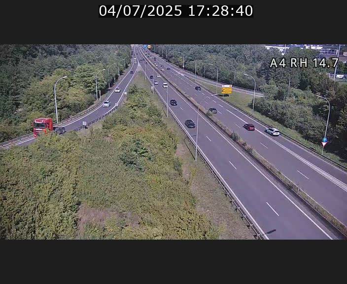 Traffic live webcam Luxembourg Jonction Lankelz - A4 - BK 14.7 - direction Luxembourg