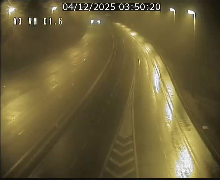 Traffic live webcam Luxembourg - Croix de Gasperich - A3 - BK 1.6 - direction France/Aire de Berchem