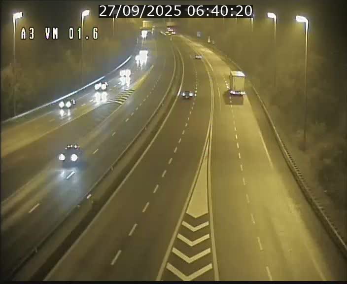 Traffic live webcam Luxembourg - Croix de Gasperich - A3 - BK 1.6 - direction France/Aire de Berchem