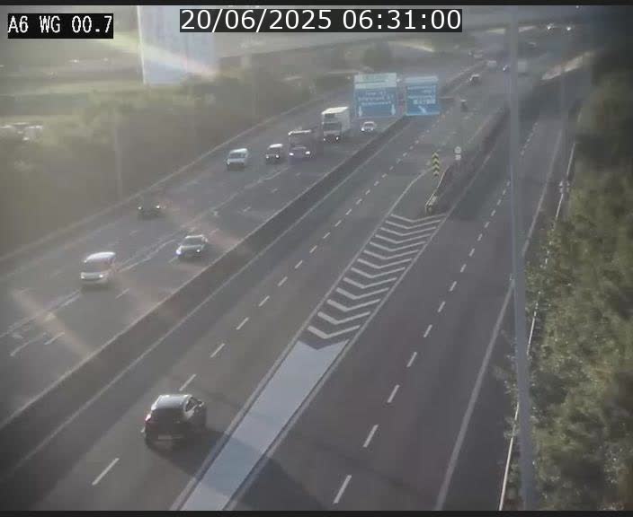 Traffic live webcam Luxembourg Croix de Cessange - A6 - BK 0.7 - direction A3 France