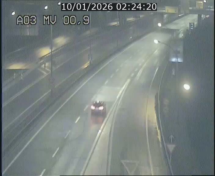 Traffic live webcam Luxembourg Croix de Gasperich - A3 - BK 0.4 - direction Luxembourg