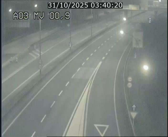 Traffic live webcam Luxembourg Croix de Gasperich - A3 - BK 0.4 - direction Luxembourg