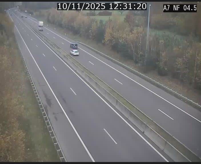 Caméra autoroute Luxembourg A7 - Passage à gibier Rëngelbour - direction Tunnel Grouft