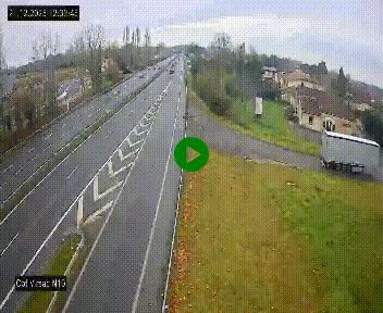 Vue en direct de l'autoroute A10 grâce à un drône situé au-dessus du péage de Virsac