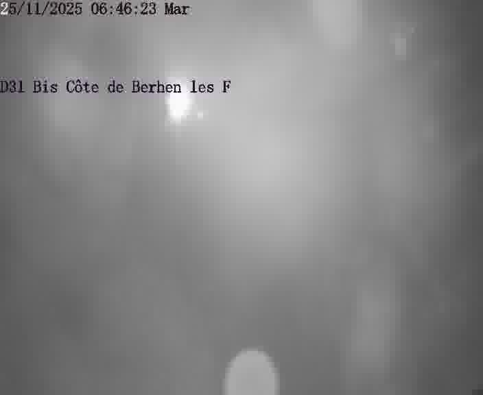 Webcam de surveillance sur D31bis (France) à Behren-lès-Forbach, cadrée vers Sarreguemines, proposant une information routière utile aux déplacements quotidiens.