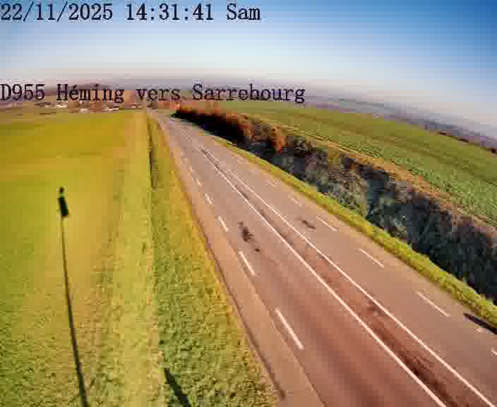 Caméra routière située sur D955 (France) à Heming, orientée vers Sarrebourg, surveillant en continu la circulation locale et régionale.