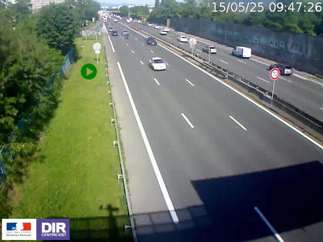 Webcam à Bron sur l'A43 à la jonction avec le boulevard périphérique de Lyon (D383). Vue orientée vers Lyon