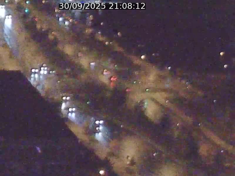 Webcam sur l'avenue John Fitzgerald Kennedy (N51) avec vue sur le Pont rouge (Pont Grande Duchesse Charlotte), l'arrêt Pfaffenthal et l'entrée du quartier Kirchberg