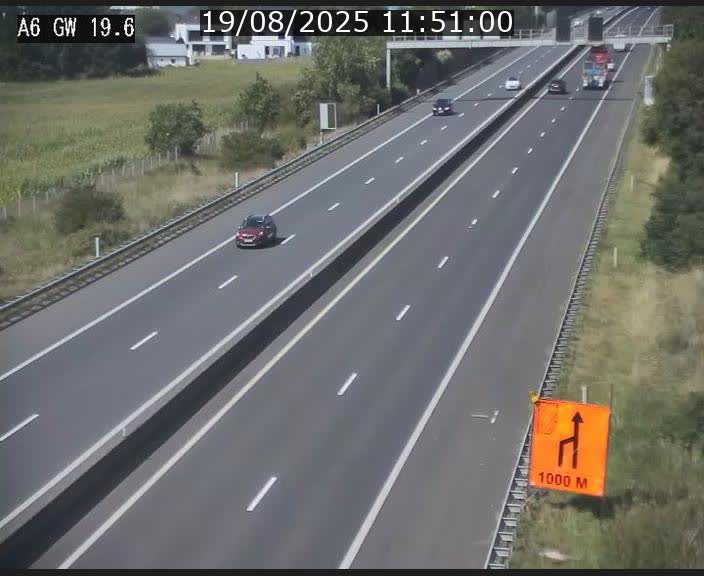 Traffic live webcam Luxembourg - Steinfort - A6 - BK 19.6 - direction Belgique