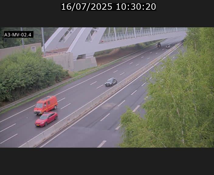 Webcam autoroute de la France (A3) au Luxembourg à Fentange, à proximité de la Croix de Gasperich. Vue orientée vers la Cloche d'Or