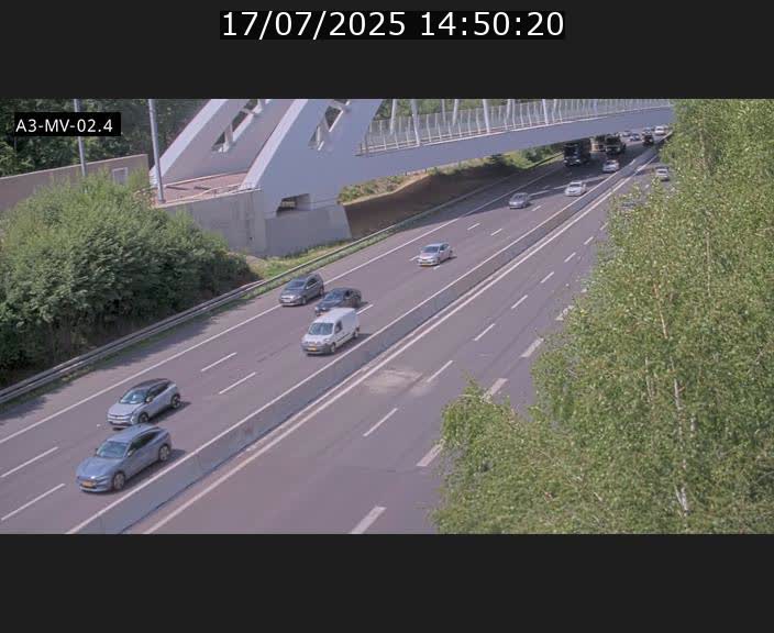 Webcam autoroute de la France (A3) au Luxembourg à Fentange, à proximité de la Croix de Gasperich. Vue orientée vers la Cloche d'Or