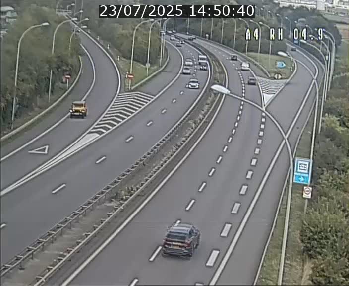 Traffic live webcam Luxembourg Leudelange - A4 - BK 4.9 - direction Luxembourg